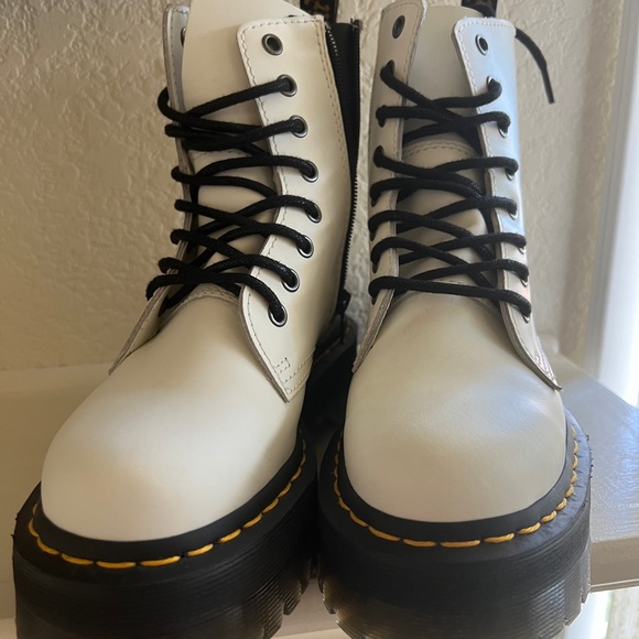 DR. MARTENS Jadon Smooth Leather Platform Boots 36 - Picture 10 of 11